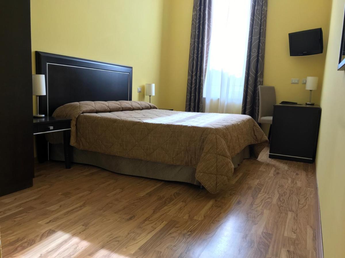 Hotel Villa Cinzia Villanova Mondovì エクステリア 写真