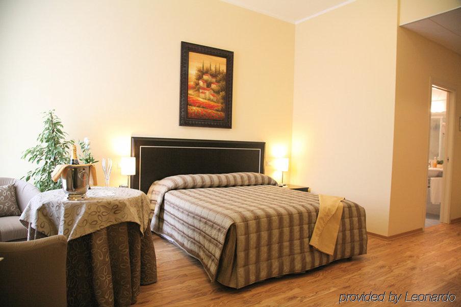 Hotel Villa Cinzia Villanova Mondovì エクステリア 写真