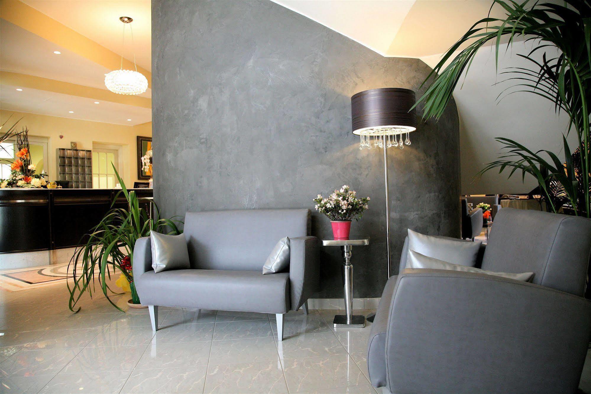 Hotel Villa Cinzia Villanova Mondovì エクステリア 写真