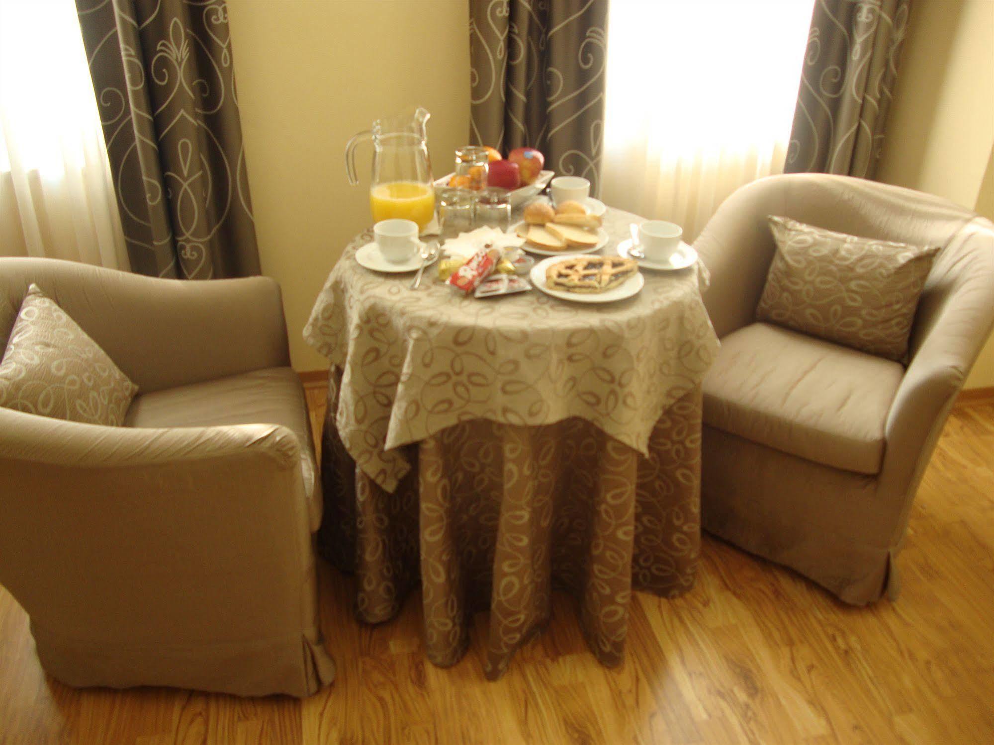 Hotel Villa Cinzia Villanova Mondovì エクステリア 写真