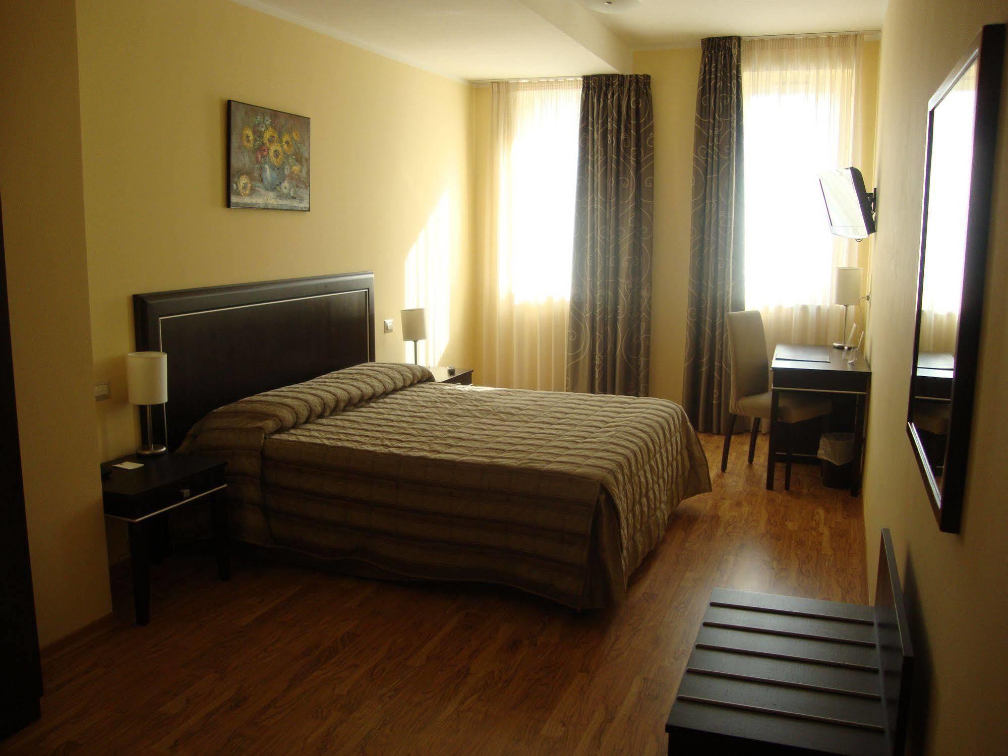Hotel Villa Cinzia Villanova Mondovì エクステリア 写真