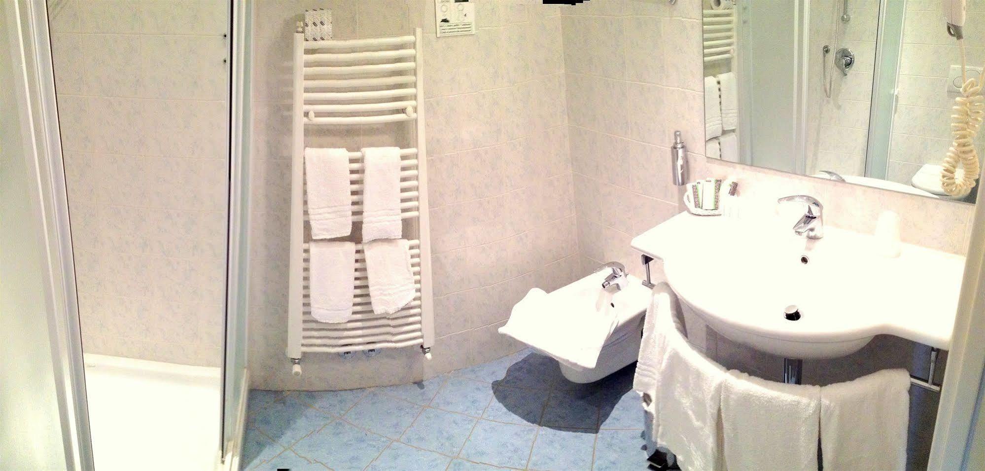Hotel Villa Cinzia Villanova Mondovì エクステリア 写真