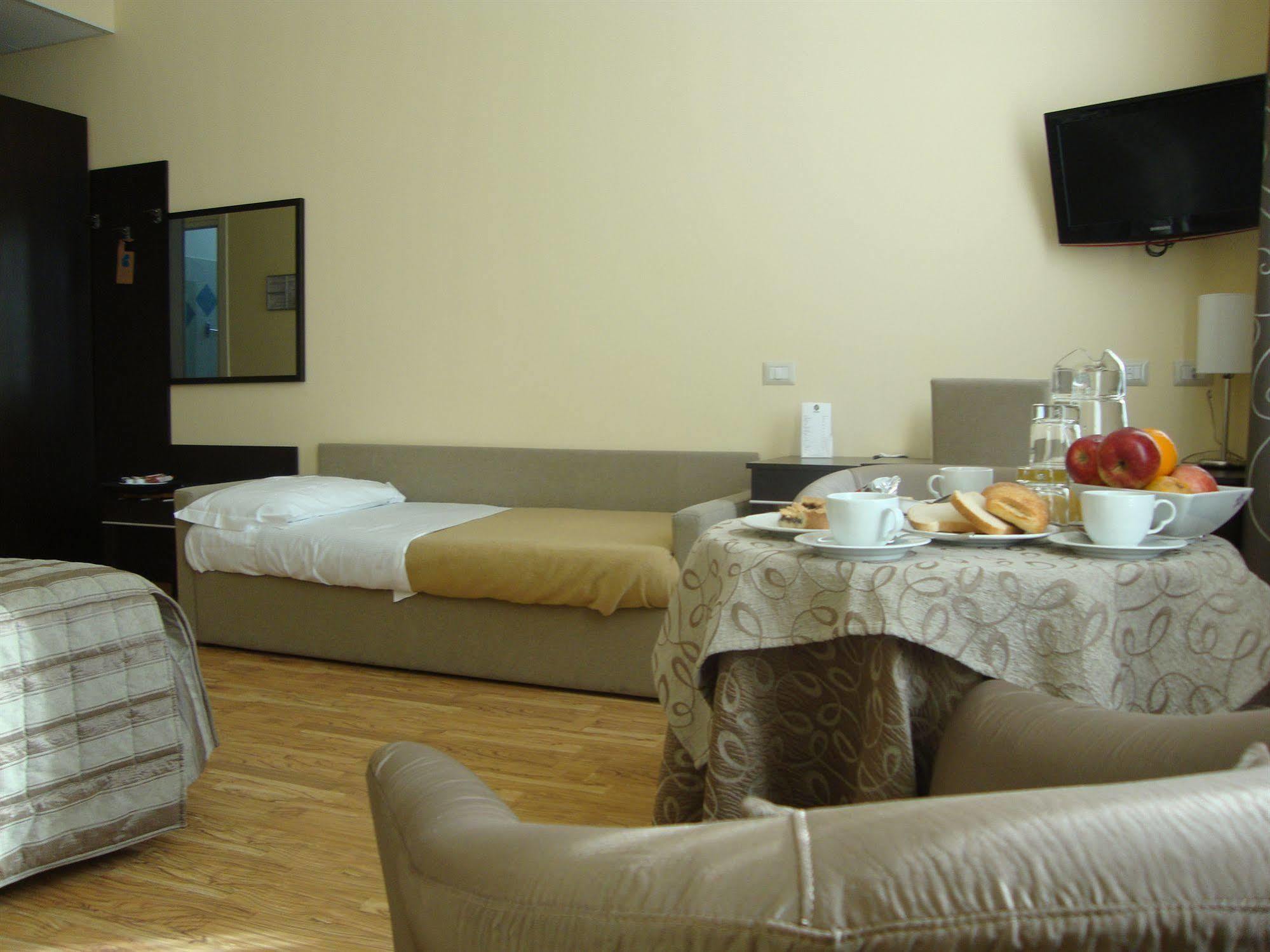 Hotel Villa Cinzia Villanova Mondovì エクステリア 写真