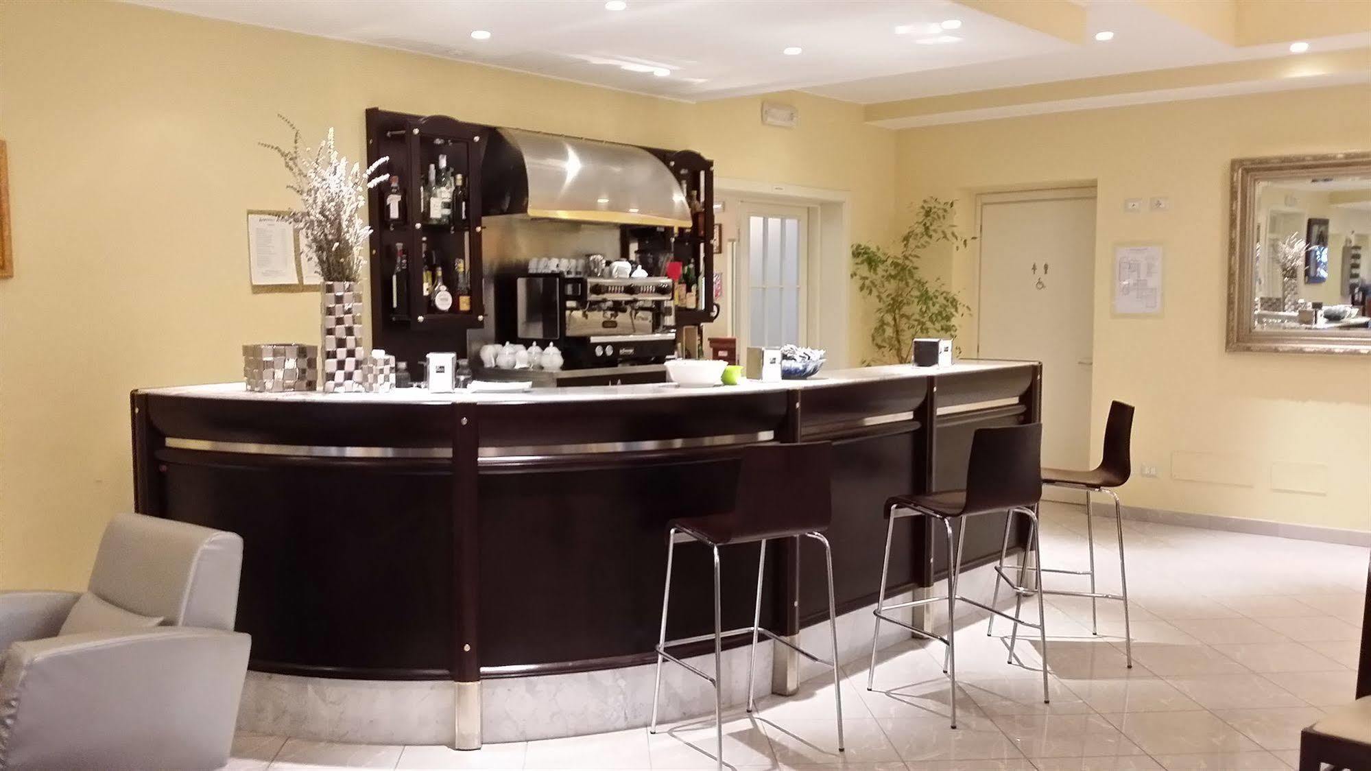 Hotel Villa Cinzia Villanova Mondovì エクステリア 写真
