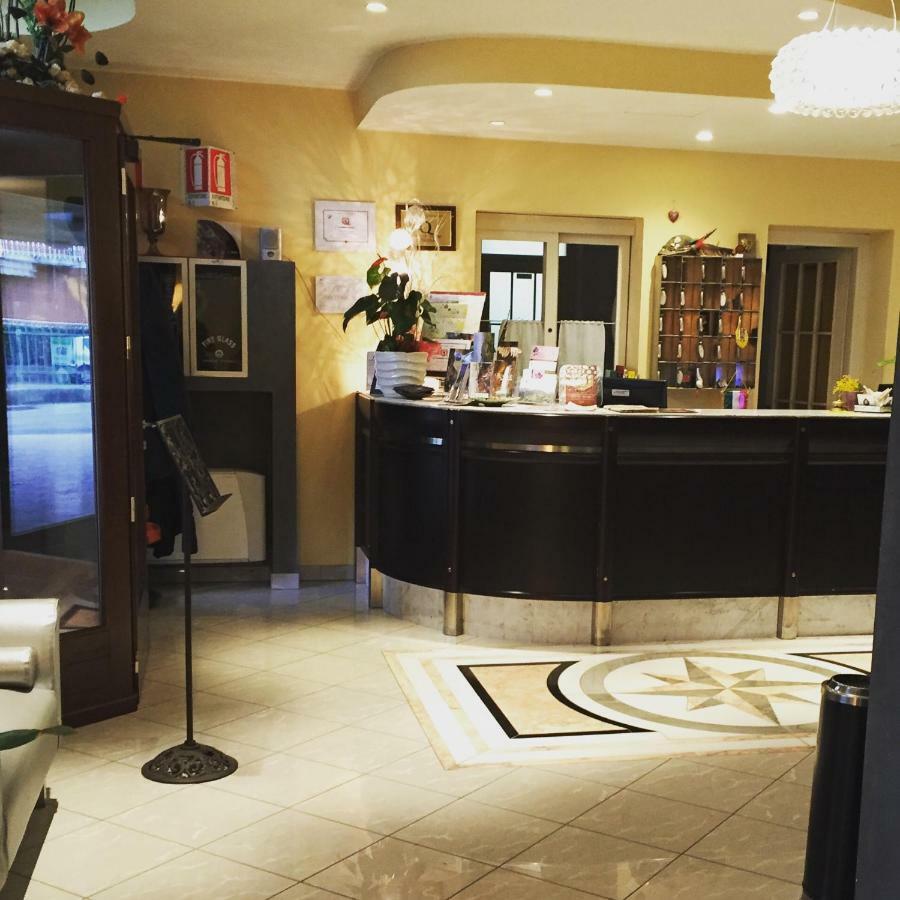 Hotel Villa Cinzia Villanova Mondovì エクステリア 写真